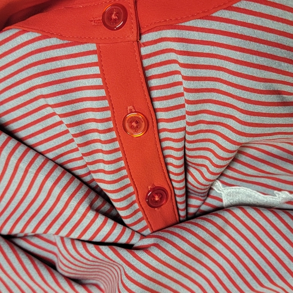 UNDER ARMOUR Polo Clubhouse Golf Striped Red/Gray Loose Top 1270480-600 - Picture 4 of 6